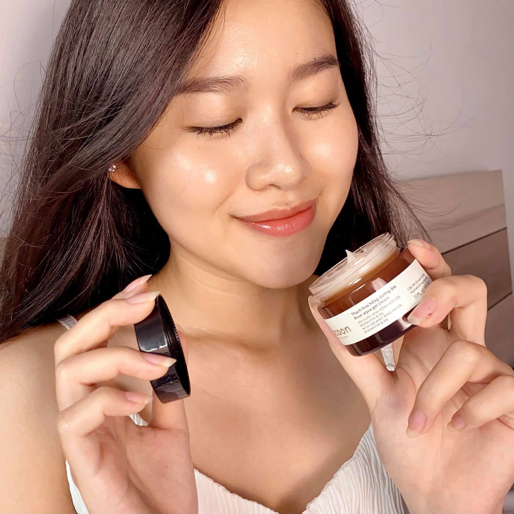 Combo Gel rửa mặt hoa hồng Cocoon 140ml + Thạch hoa hồng Cocoon 30ml khóa ẩm 24h