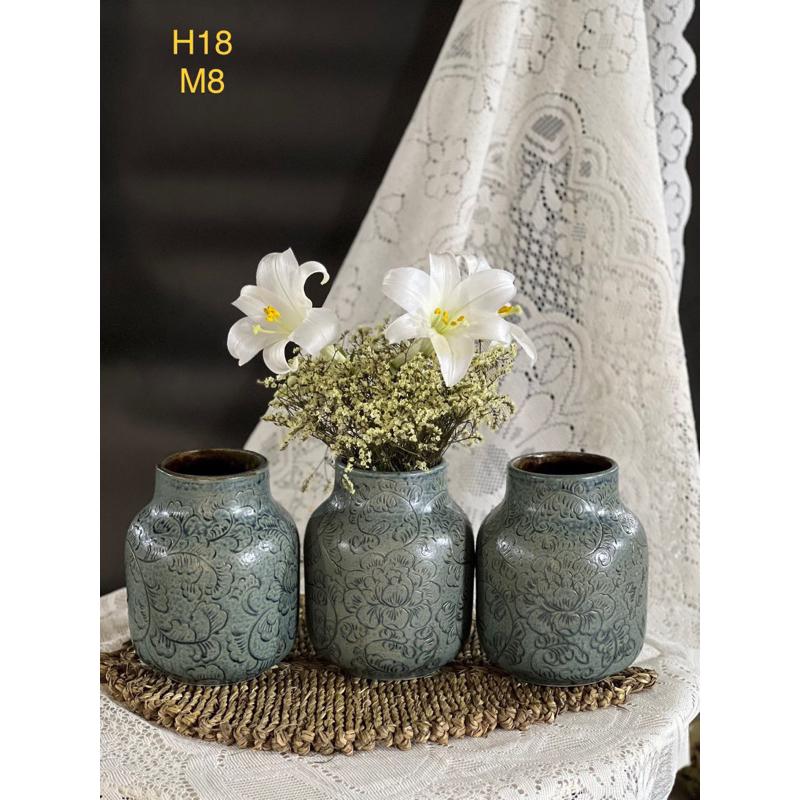 Bình cắm hoa dáng bóng đèn, men mộc vẽ thủ công. Gốm sứ Bát Tràng.