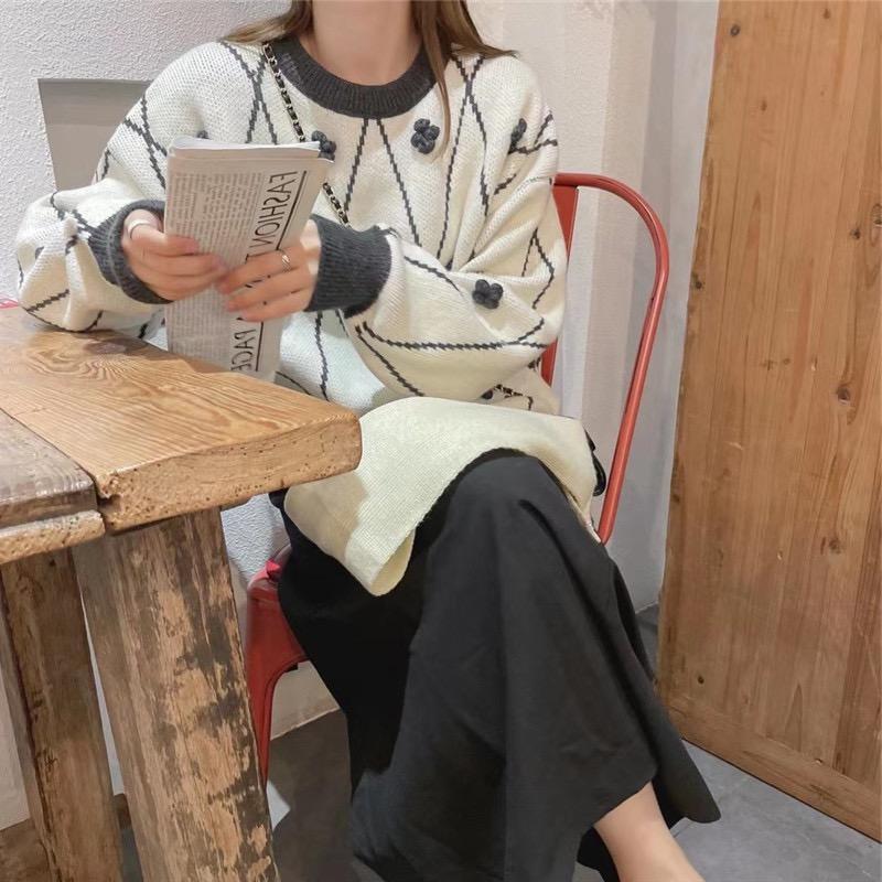 MS886 Áo len nữ hình trám đính hoa nổi dễ thương