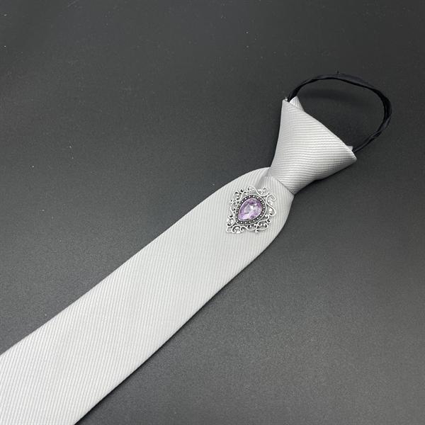 Cà vạt 6cm màu xám trắng thắt sẵn đính đá tím hồng sang trọng