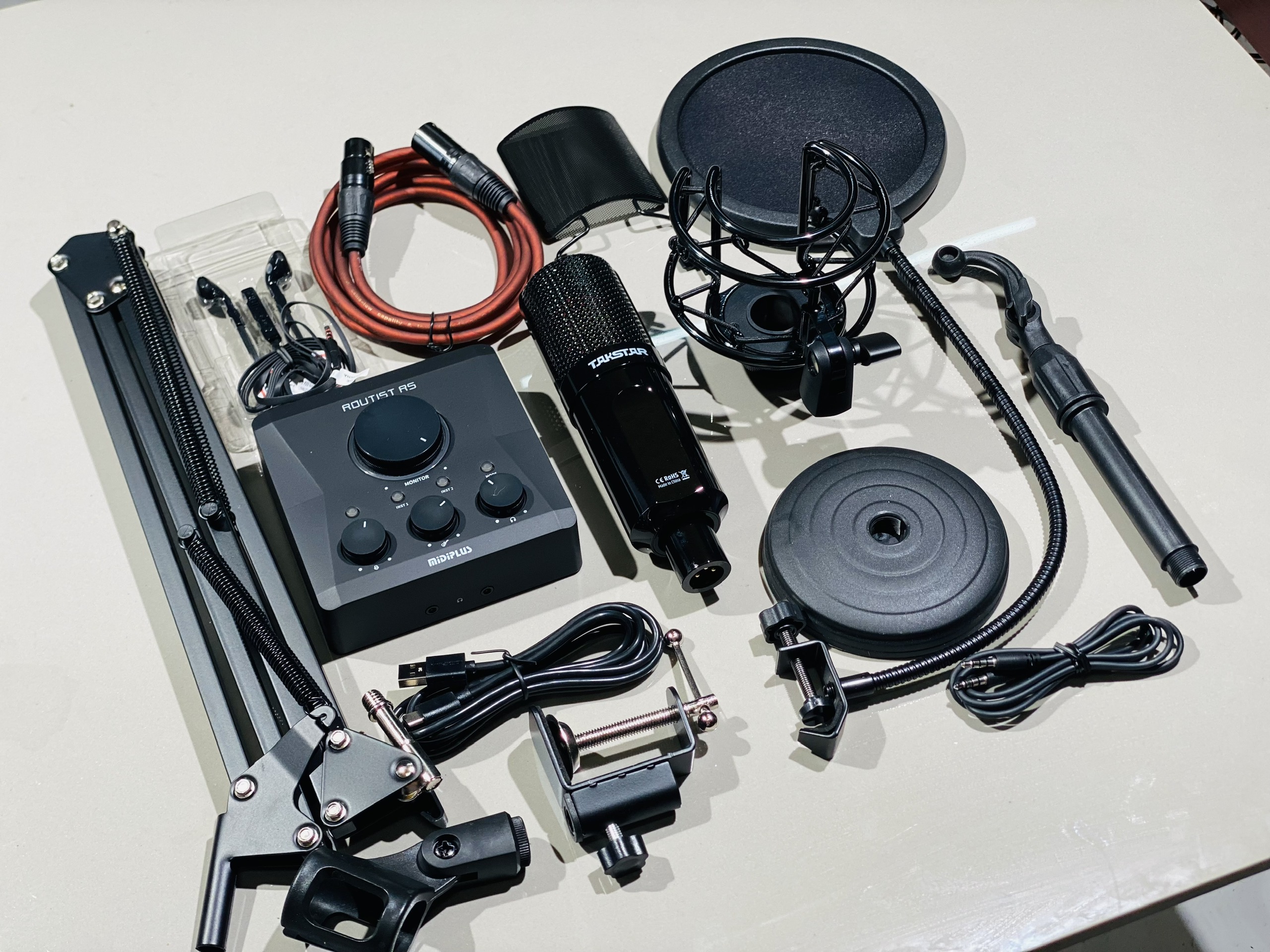 Combo chuyên Thu Âm Dùng Phần Mềm Livestream Chuyên Nghiệp sound card Routist RS GEN II và micro thu âm Takstar  K850 hàng nhập khẩu
