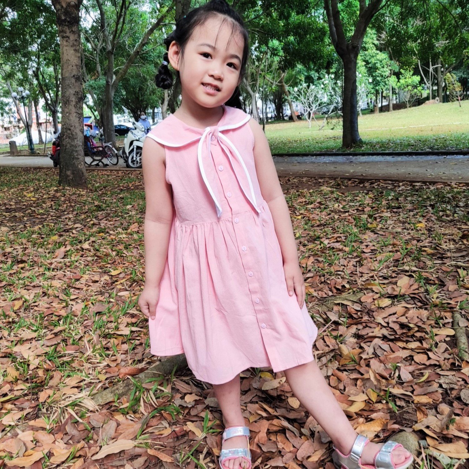 G00000111 Đầm bé gái màu hồng phấn, tùng xòe, cổ nơ siêu cưng. Váy bé gái từ 3 tuổi