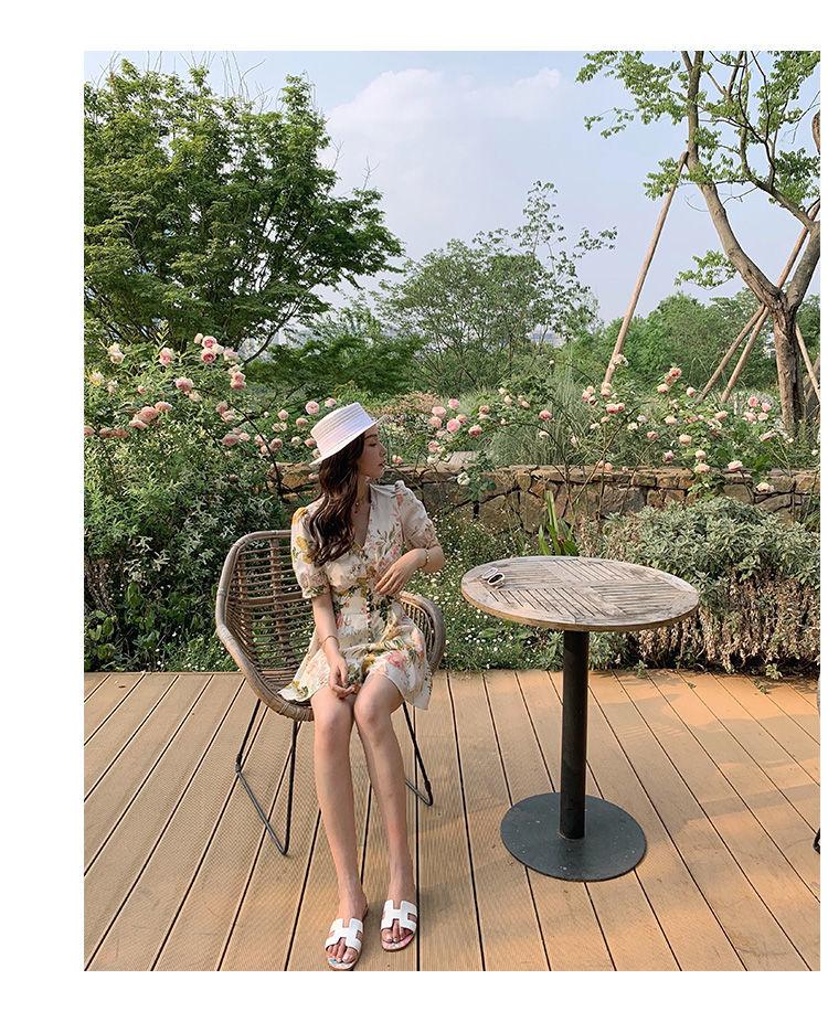 TOBE1SHOP 2023 Xuân/Hè Jumpsuit Nữ dài tay áo Hàn Quốc V cổ đèn lồng tay áo đầm in váy cao eo rộng chân quần
