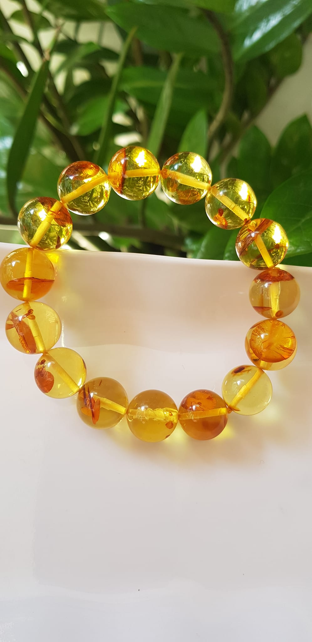 Vòng Hổ Phách tự nhiên Size Nam 14,5mm Vòng Vip cao cấp sịn hiếm quá đẹp xuất sắc 14,5mm Đá Hổ Phách Màu Vàng Anh trong bắt ánh sáng ánh lên quá đẹp đẳng cấp sang luôn Vòng chuẩn hợp Nam mệnh Kim mệnh Thổ mệnh Thủy đeo ạ