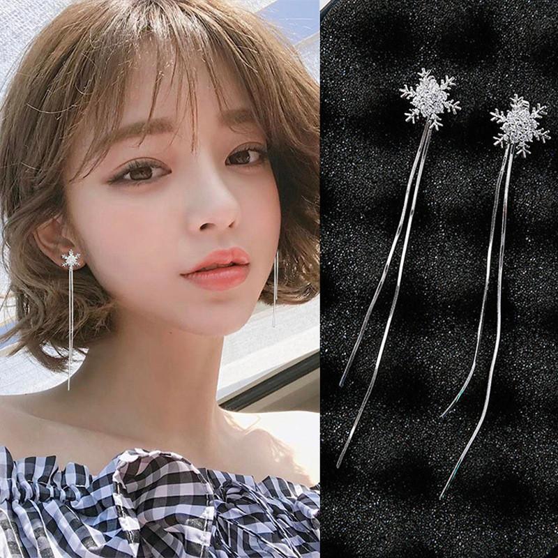Bông tai hoa tuyết đá dáng dài sang chảnh