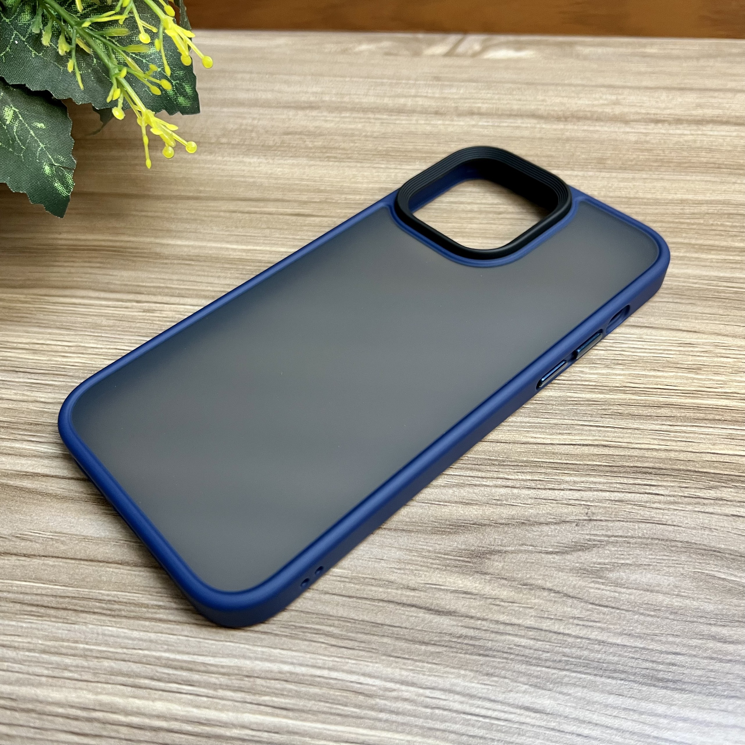 Ốp lưng dành cho iPhone 14 Pro Max Likgus lưng nhám chống sốc tốt- Hàng chính hãng