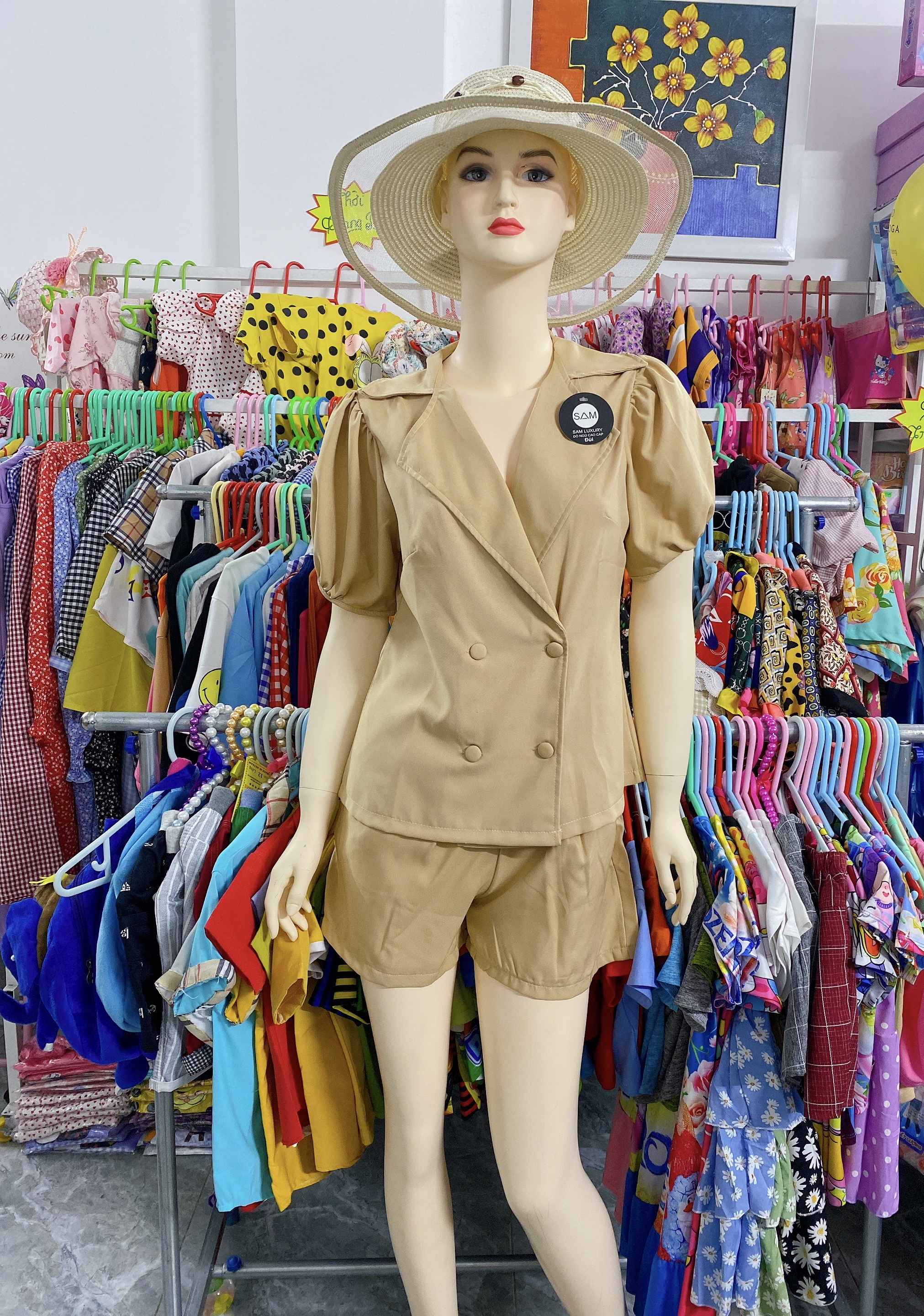 Bộ Vest Đính Cúc Áo, Quần Thời Trang