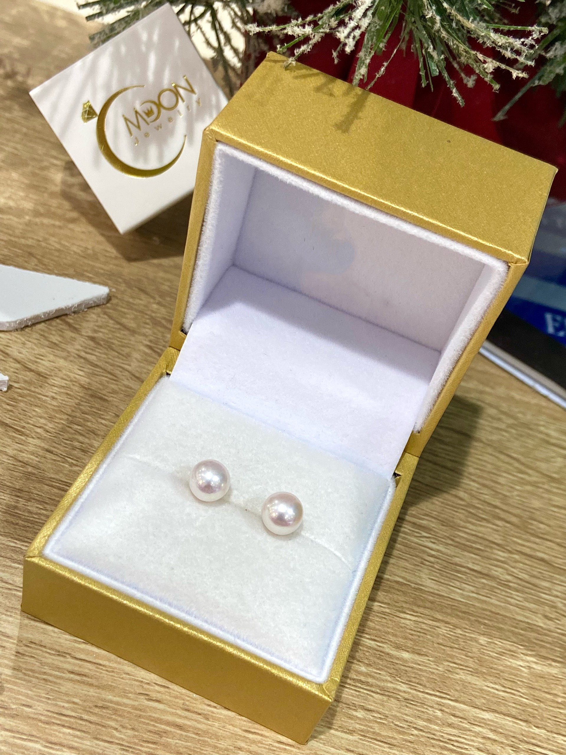 Bông Tai Đính Ngọc Trai Nước Mặn Akoya, Chuôi Vàng Ý 18K - MOON Jewelry