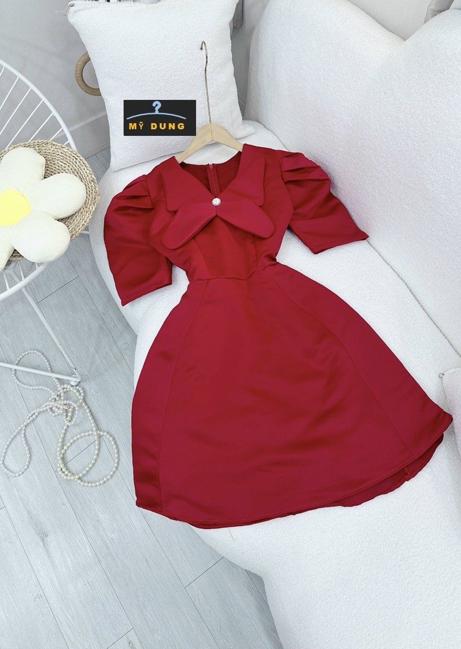 ĐẦM XOÈ CỔ V ĐÍNH NƠ-TAY PHỒNG- NHẸ NHÀNG- STYE TIỂU THƯ NGỌT NGÀO