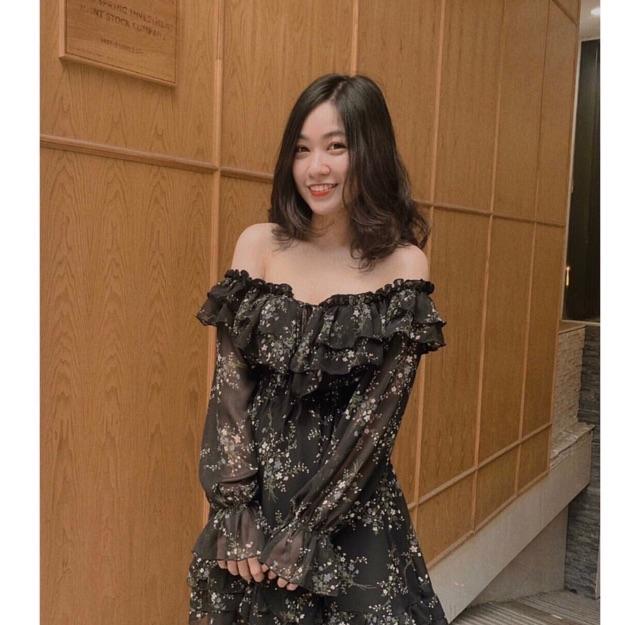 Đầm bẹt vai hoa tay dài, trễ vai phối bèo