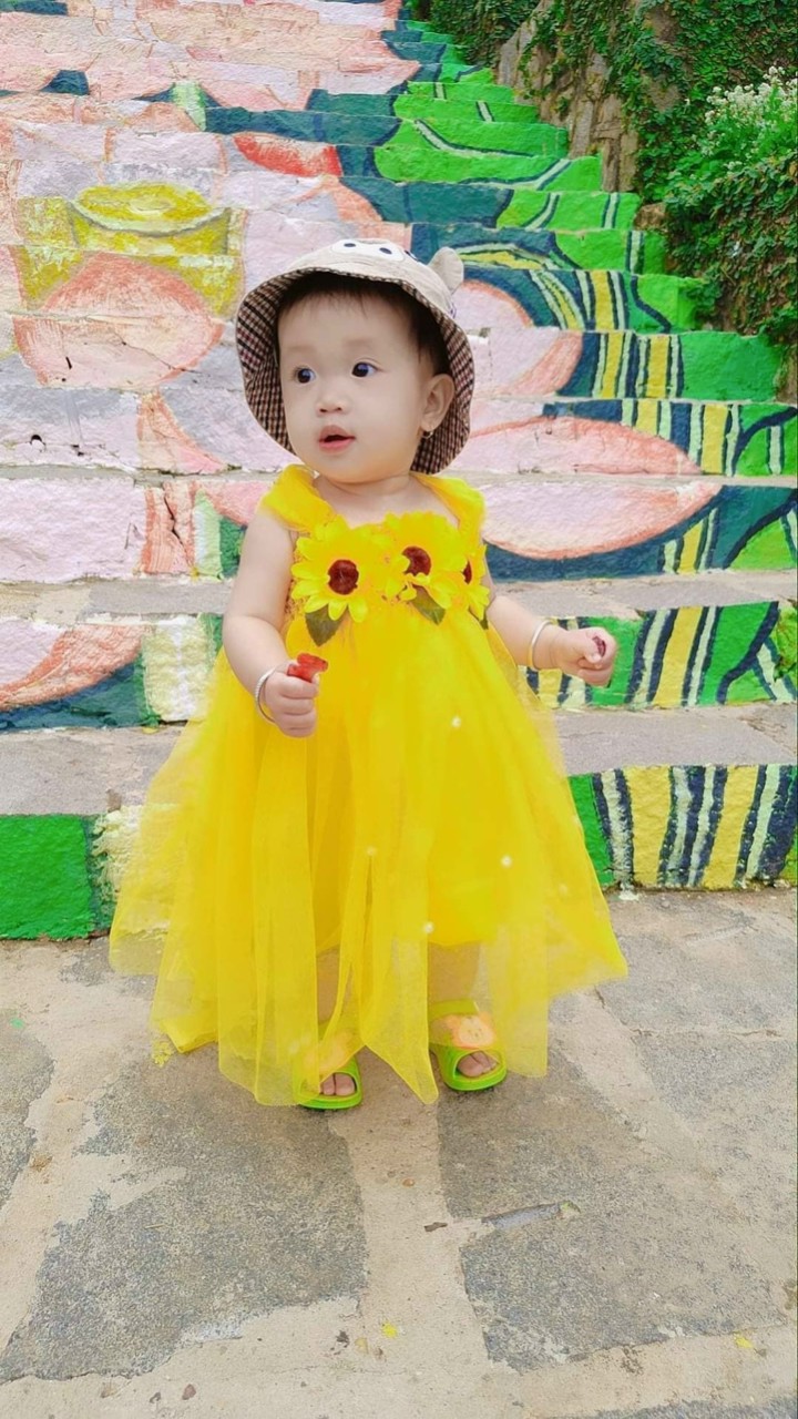 Đầm công chúa tutu dễ thương cho bé - hoa hướng dương