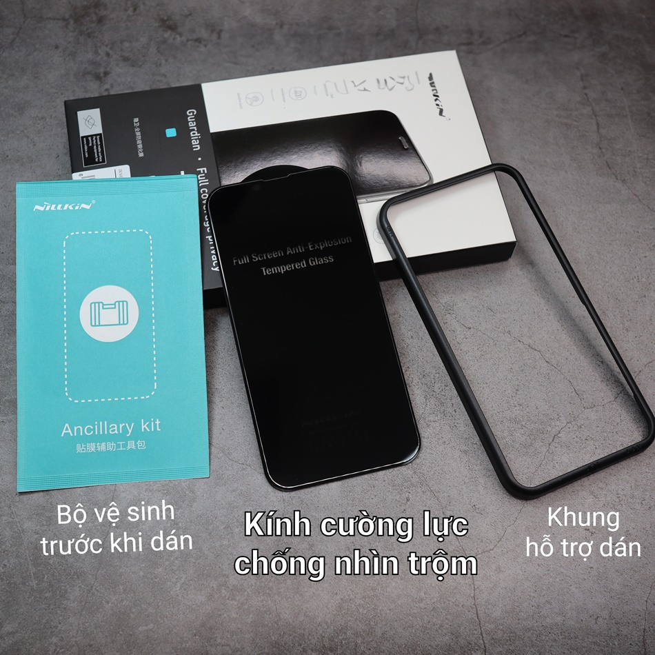 Dán kính cường lực chống nhìn trộm màn hình cho iPhone 15 / 15 Plus / 15 Pro / 15 Pro Max hiệu Nillkin Guardiant - Vát cạnh 2.5D, Phủ nano hạn chế vân tay, màng loa chống bụi - Hàng nhập khẩu