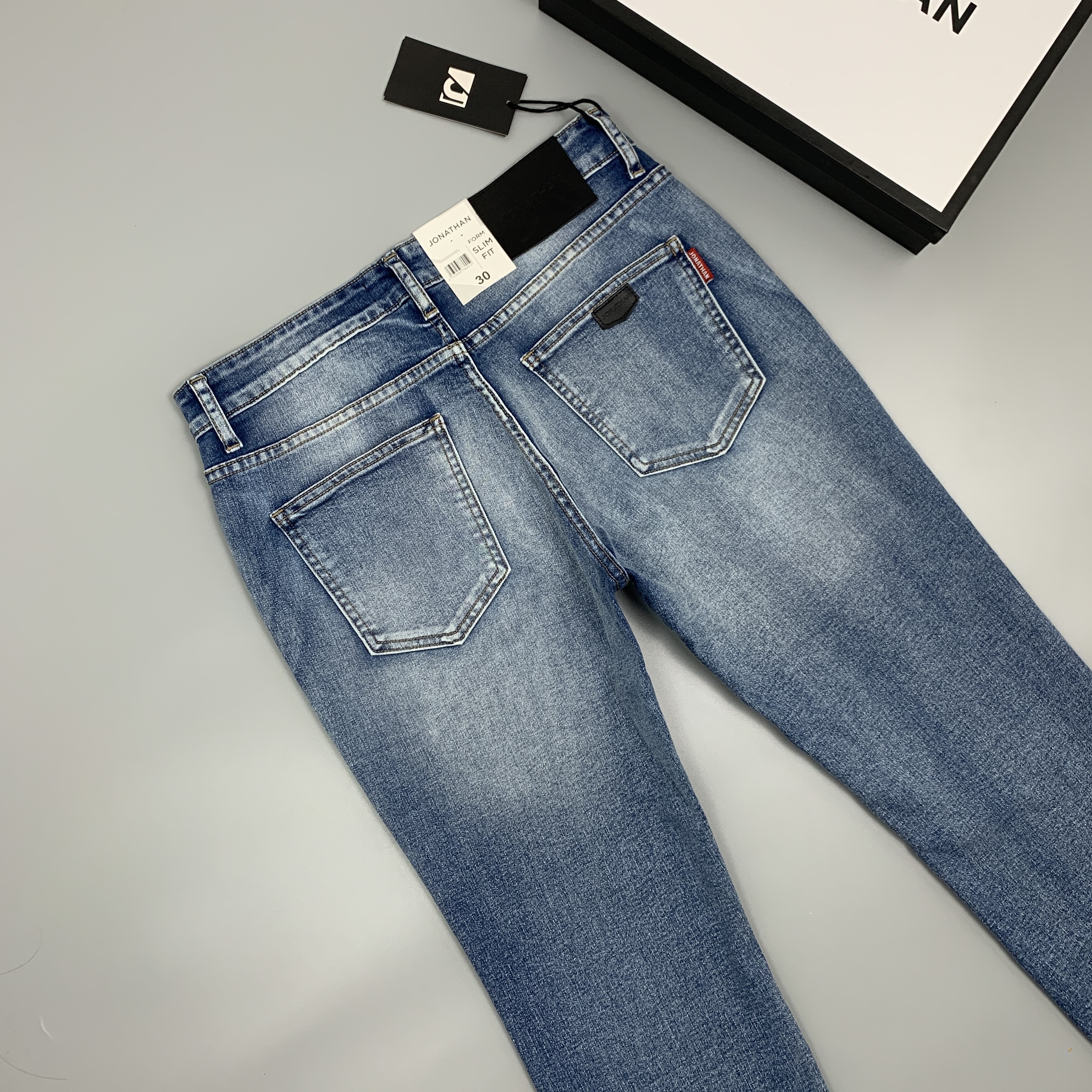 Quần jean nam xanh sáng JONATHAN QJ055 vải denim cao cấp co giãn nhẹ 4 chiều, form dáng chuẩn đẹp, trẻ trung, hottrend