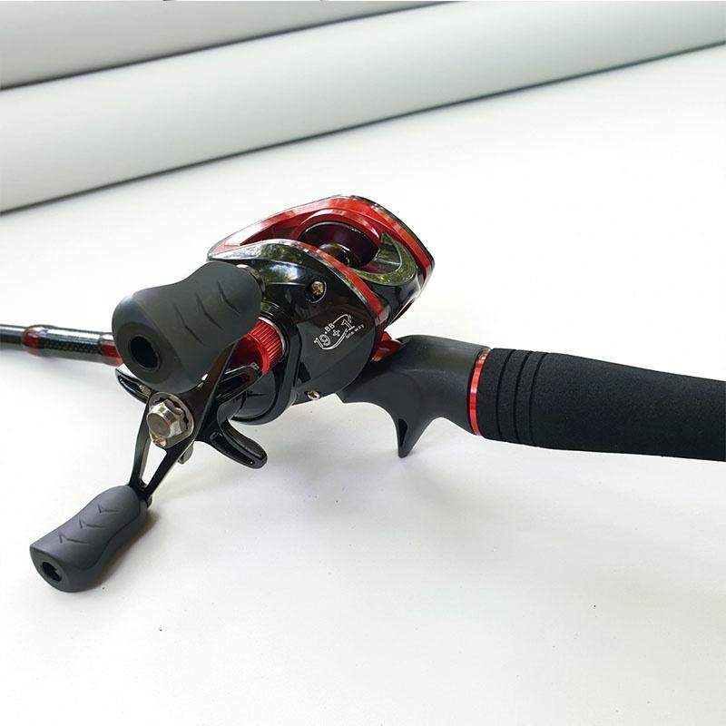 Bộ cần câu lure máy ngang rút gọn 60cm chất liệu carbon độ dài 1m8 - 2m1 - 2m4 tặng máy ngang và hộp mồi lure B-CM9