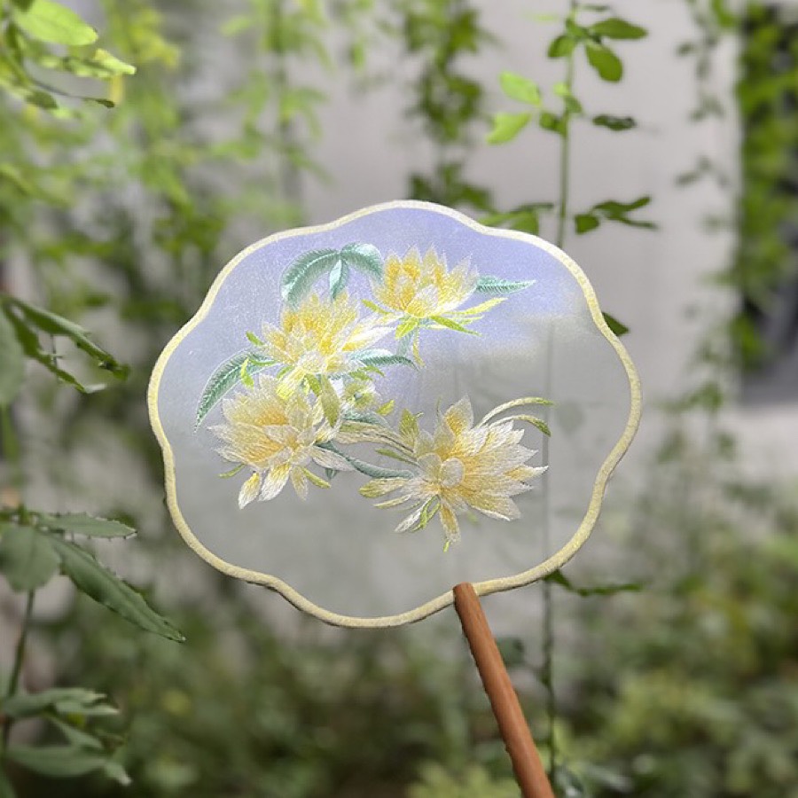 QUẠT CỔ TRANG THÊU HOA QUỲNH 2 MẶT