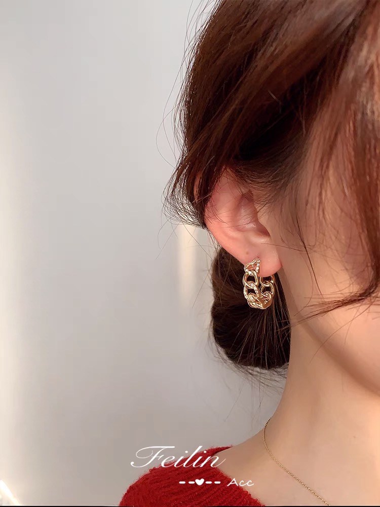 Khuyên tai chữ c mắt xích phong cách cổ điển hàn quốc