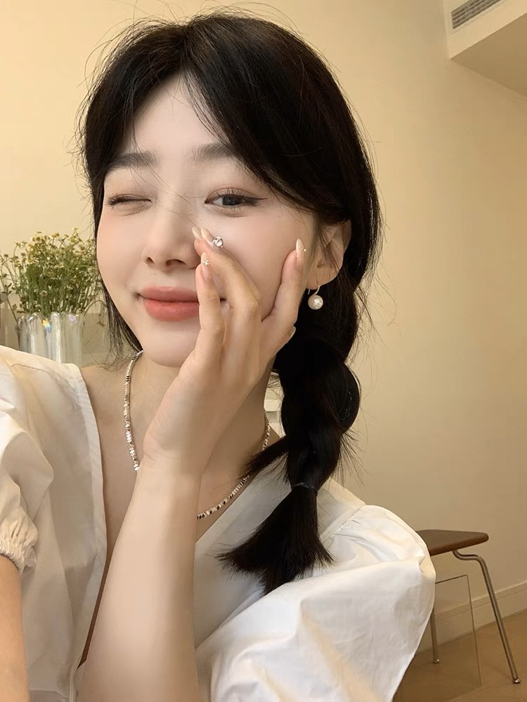 Khuyên tai ngọc móc tai sang trọng