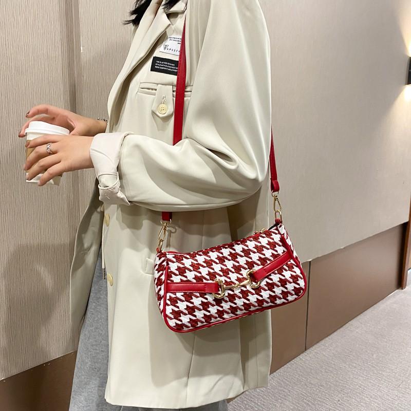 Túi Đeo Chéo Dáng Vuông Thiết Kế Đơn Giản Xinh Xắn Dành Cho Nữ