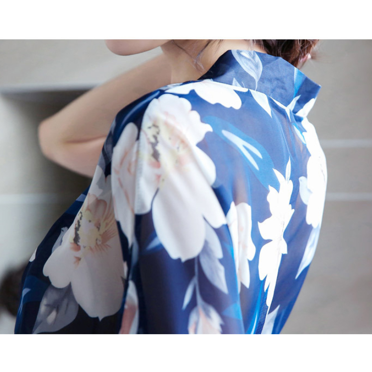 Hình ảnh Áo choàng ngủ xuyên thấu sexy kiểu kimono in hoa văn độc đáo