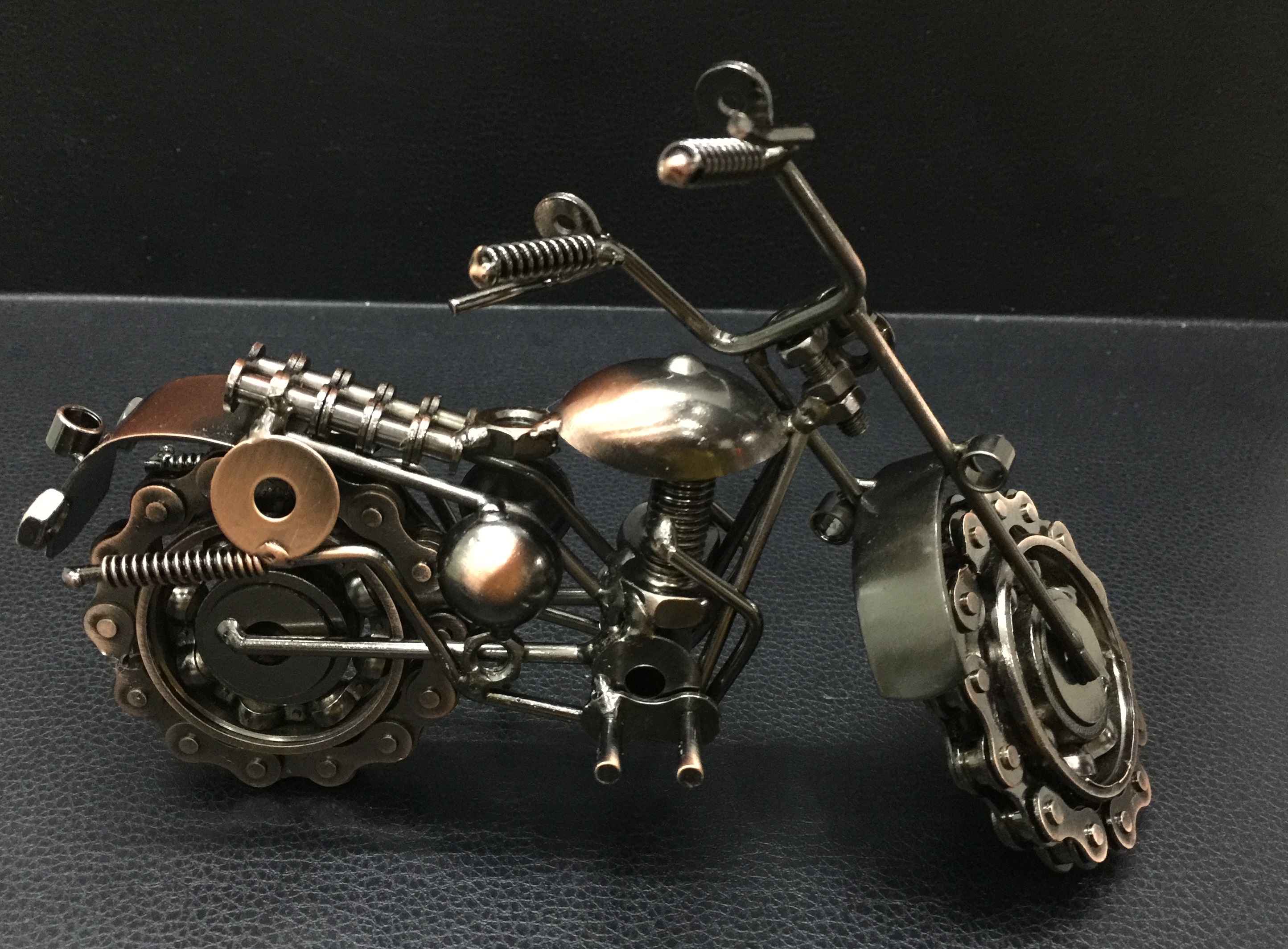 Mô hình xe máy độc đáo bằng sắt