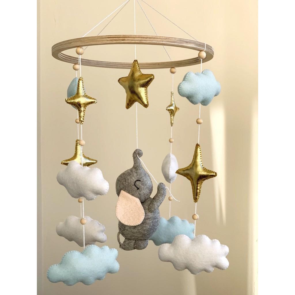 Đồ chơi treo nôi cho bé kích thích thị giác có nhạc tự xoay VOI XÁM 3