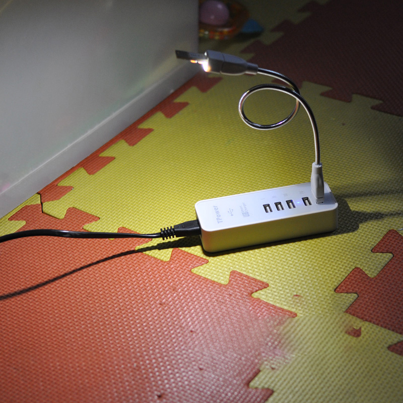 Đèn 6 led siêu mini cắm cổng USB cảm ứng phía sau thân đèn ( Tặng kèm 03 nút kẹp cao su giữ dây điện ngẫu nhiên )