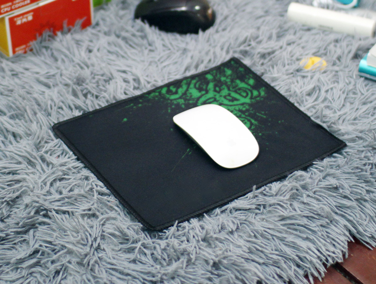 Bàn di chuột chơi game cỡ nhỏ Size 20x25x0.4cm dùng cho Laptop và Desktop.