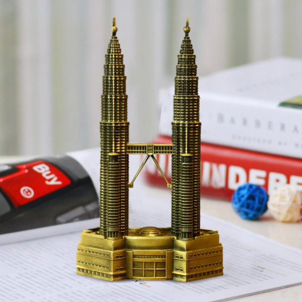 Mô hình tháp đôi Petronas cao 18 cm V.2
