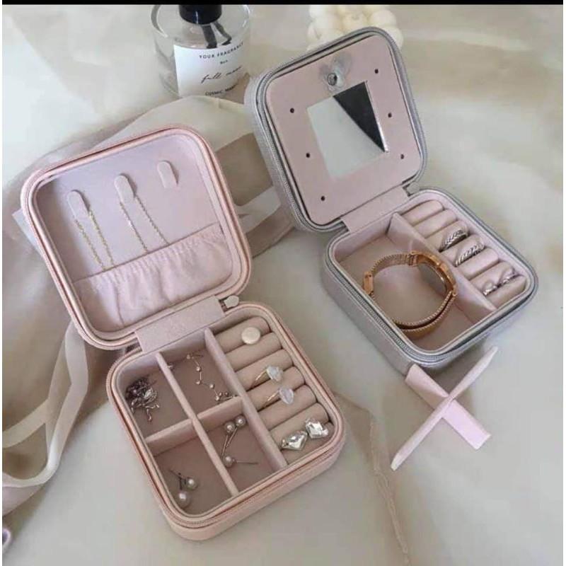 Hộp đựng trang sức mini bằng da