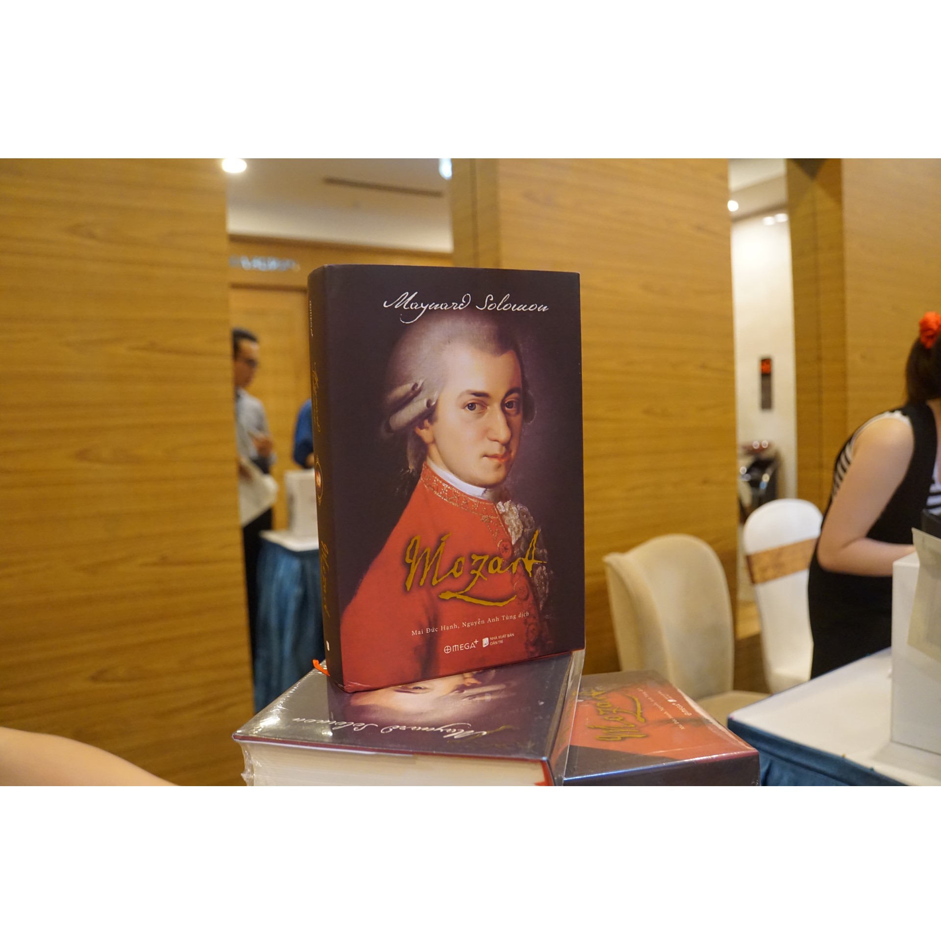 Combo Những Nhà Soạn Nhạc Thiên Tài : Mozart + Beethoven: Âm Nhạc & Cuộc Đời