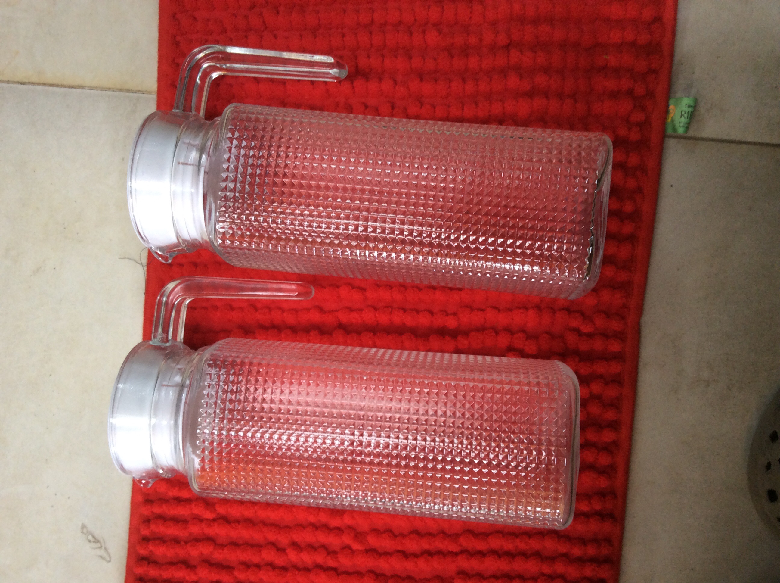 Bình đựng nước thủy tinh
