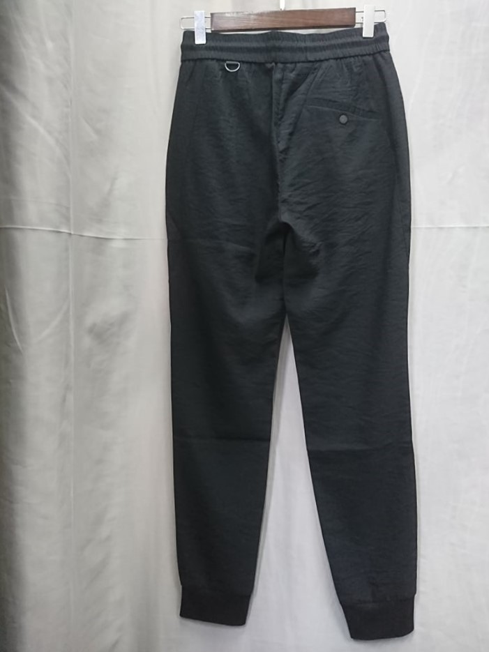 Quần Jogger Nam Nữ ống bo có dòng chữ cá tính chất vải lanh cao cấp mặc thoải mái dễ phối đồ hợp thời trang giới trẻ - HOT TREND