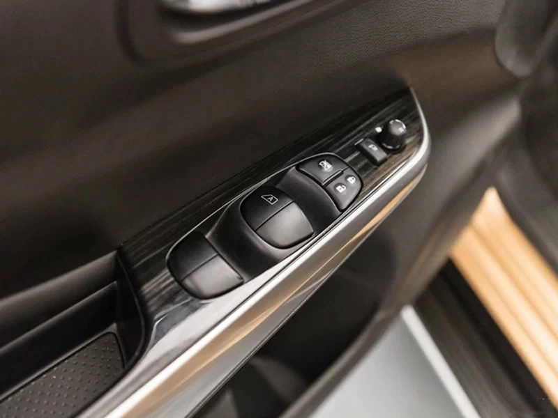 Bộ ốp nội thất Titan cao cấp dành cho xe Nissan Navara