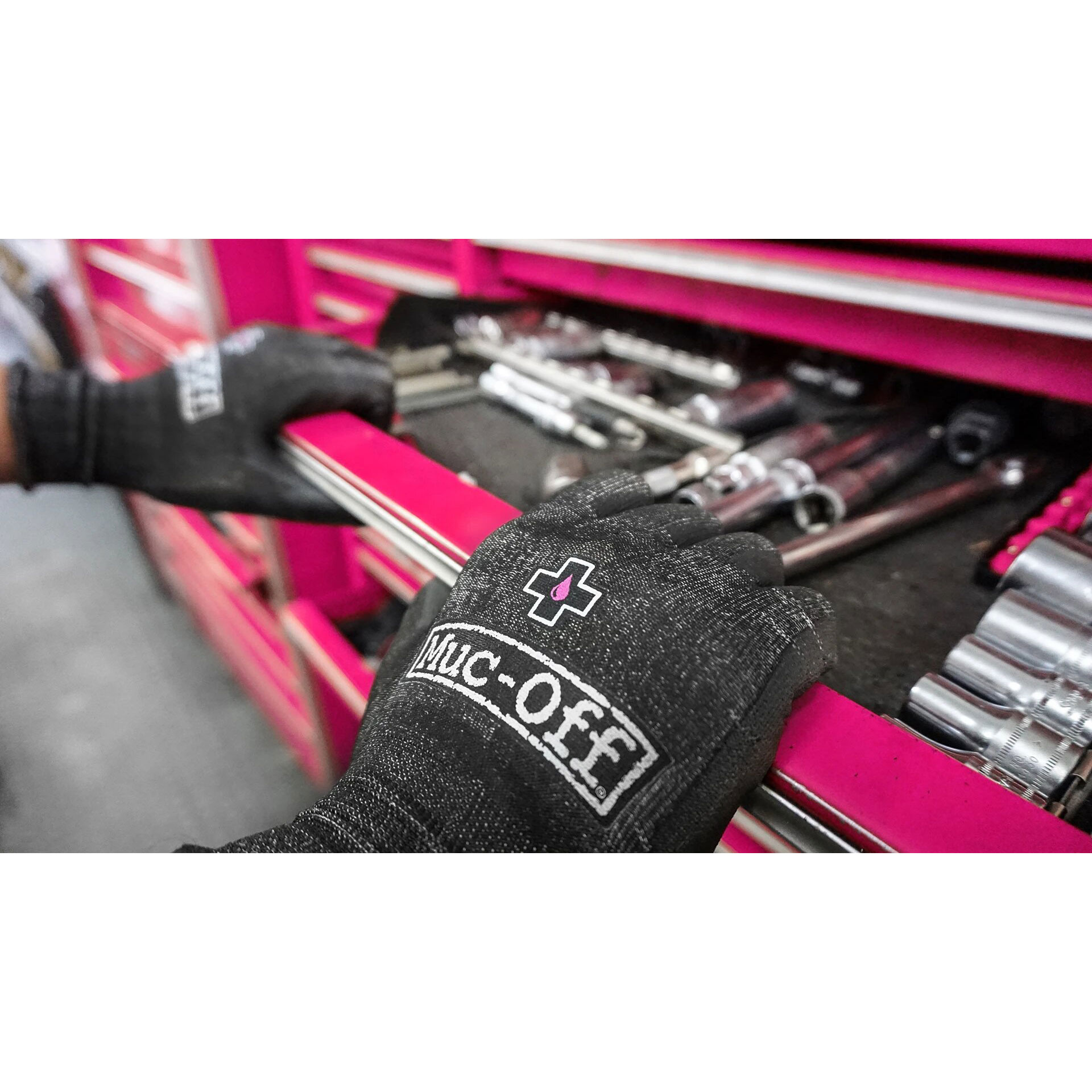 Găng Tay Chống Cắt Sử Dụng Cho Kỹ Thuật Muc Off Mechanics Gloves