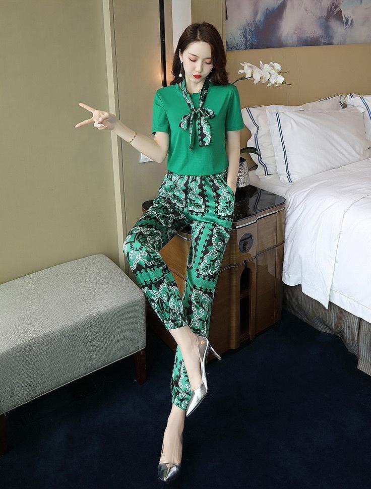 BỘ ĐỒ THỜI TRANG HỌA TIẾT