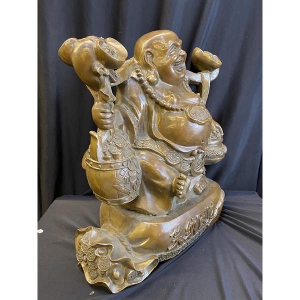 Tượng đồng DiLac gánh tiền
