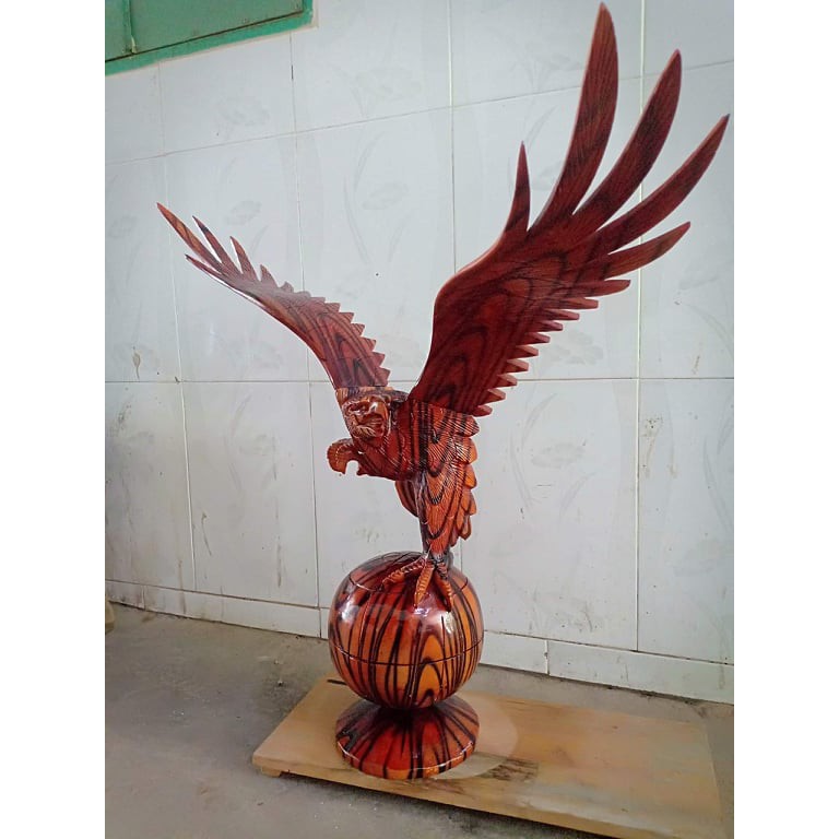 Đại bàng gỗ xoan đào cao 50cm