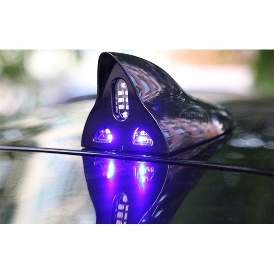 Vây Cá Mập Có Đèn Led Thay Ăng Ten