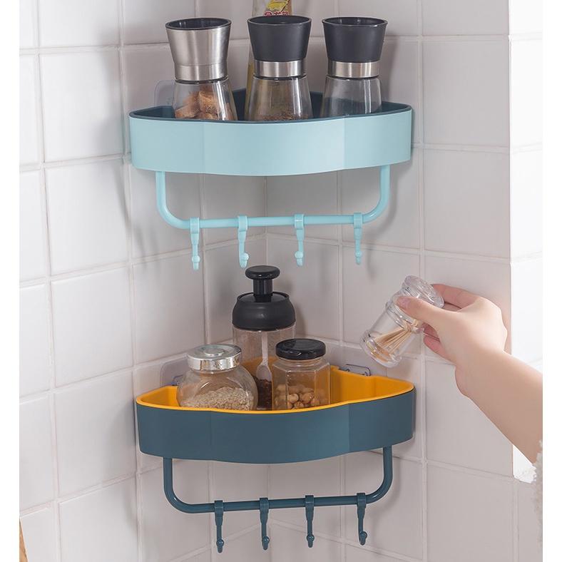 KỆ GÓC TAM GIÁC ĐỰNG ĐỒ NHÀ TẮM NHÀ BẾP KÈM 4 MÓC TREO CÓ LỖ THOÁT NƯỚC TIỆN DỤNG