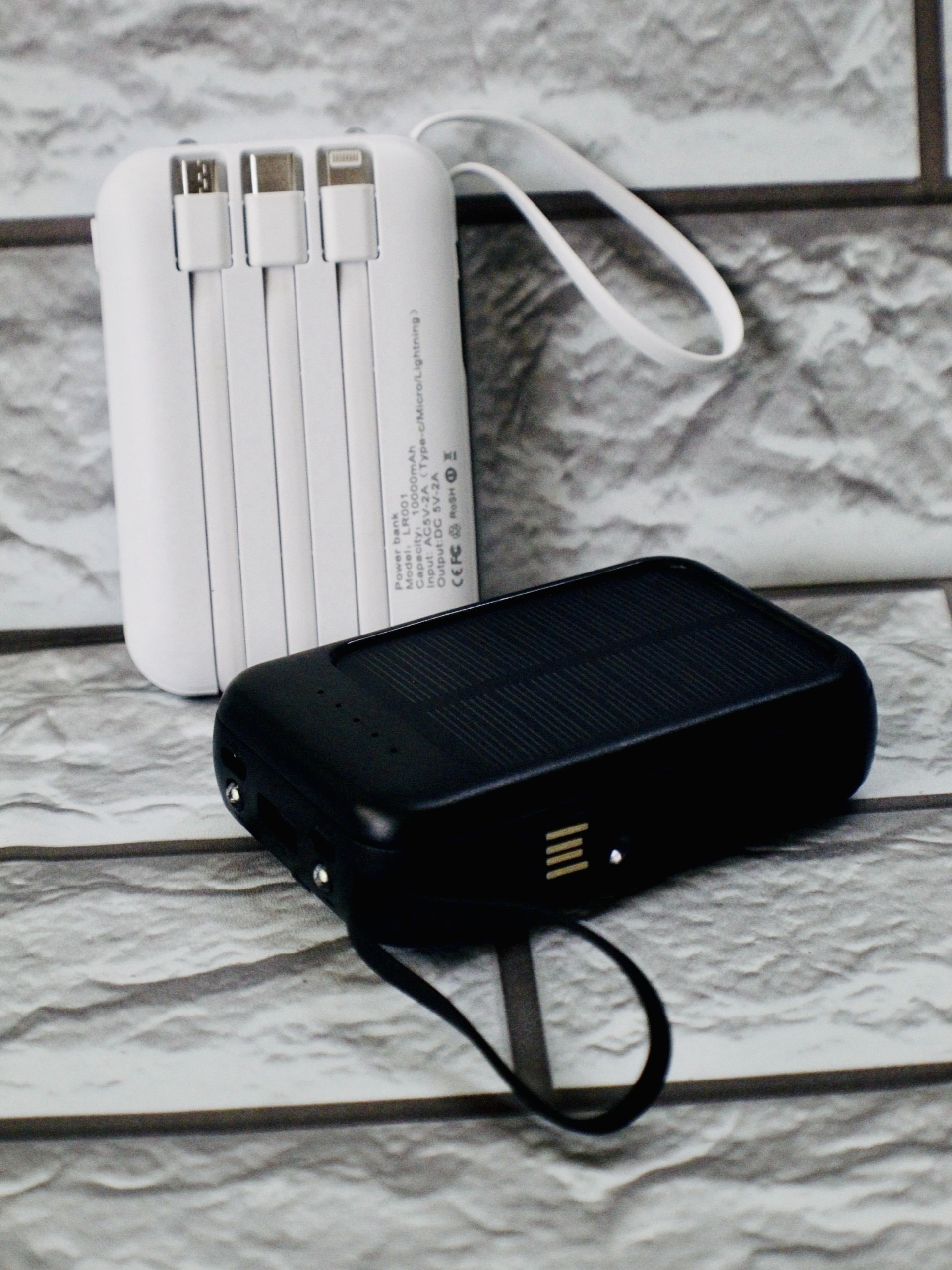 Pin Sạc Dự Phòng Năng Lượng Mặt Trời Linrui LR001 10000mAh Tích Hợp Cáp Sạc Sẵn - Hàng Chính Hãng