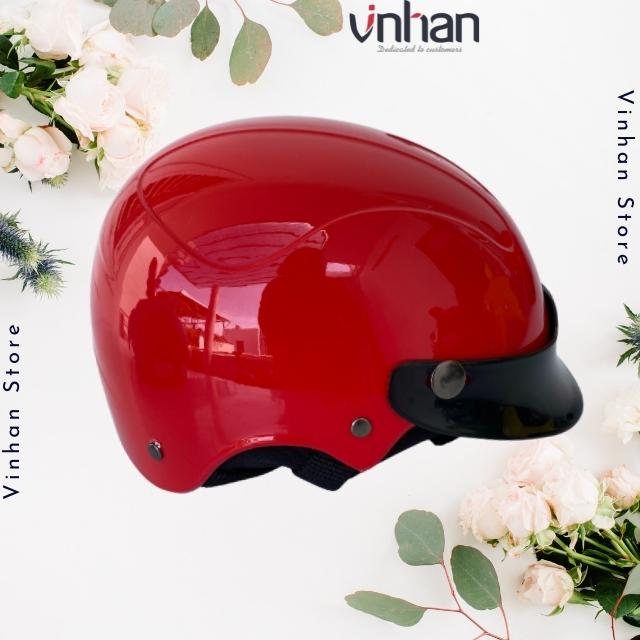 Mũ bảo hiểm trẻ em cho bé mẫu giáo mầm non rất đơn giản nhưng chắc chắn và an toàn cho bé từ 2 tuổi đến 5 tuổi, nón bảo hiểm bảo hộ cho bé rất đẹp màu đỏ Vinhan MBH07