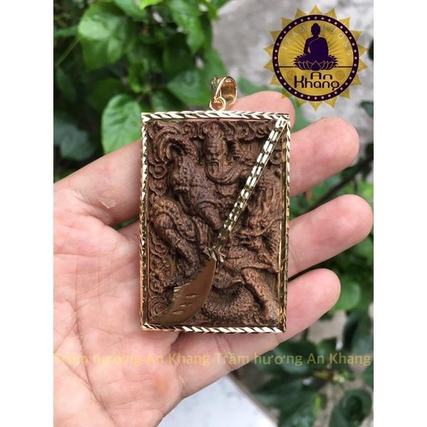 Mặt tượng trầm hương tốc tự nhiên.