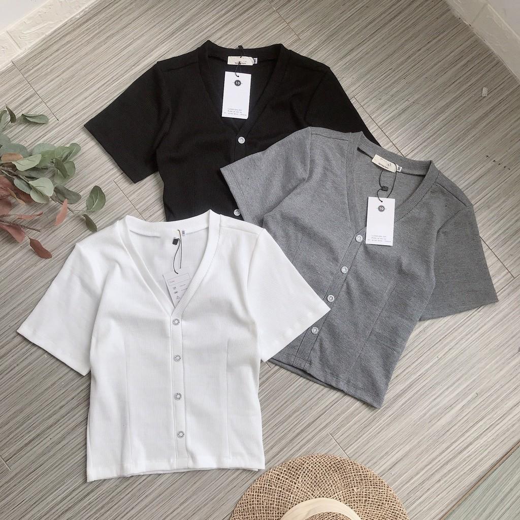 Áo thun nữ gân tăm tay ngắn cổ tim MADELA có Bigsize , chất liệu thun tăm mềm mịn thoáng mát , kiểu dáng basic dễ phối đồi ,áo có nhiều màu và size để lựa chọn- AT02