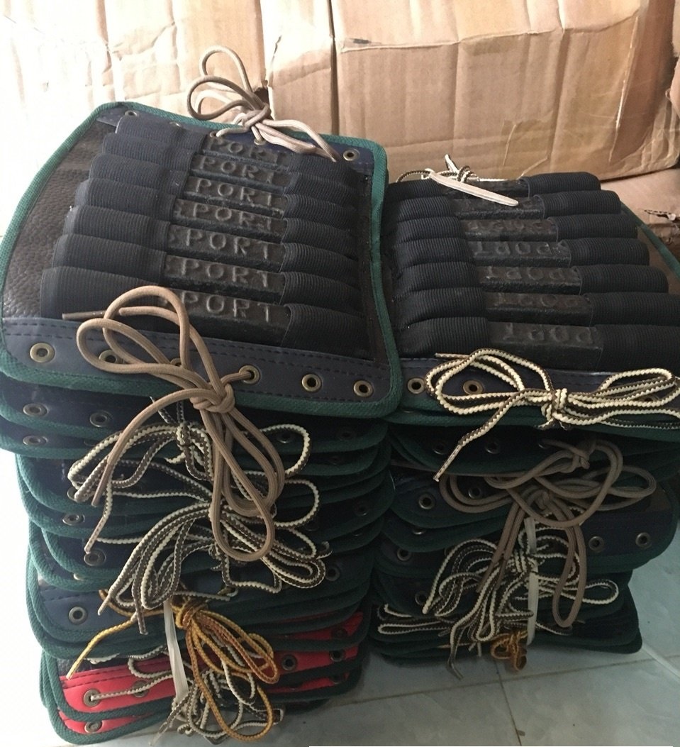 Bộ 2 băng tạ gang đeo chân 7 thanh 2 bên mỗi bên 2kg,Tổng 4kg)