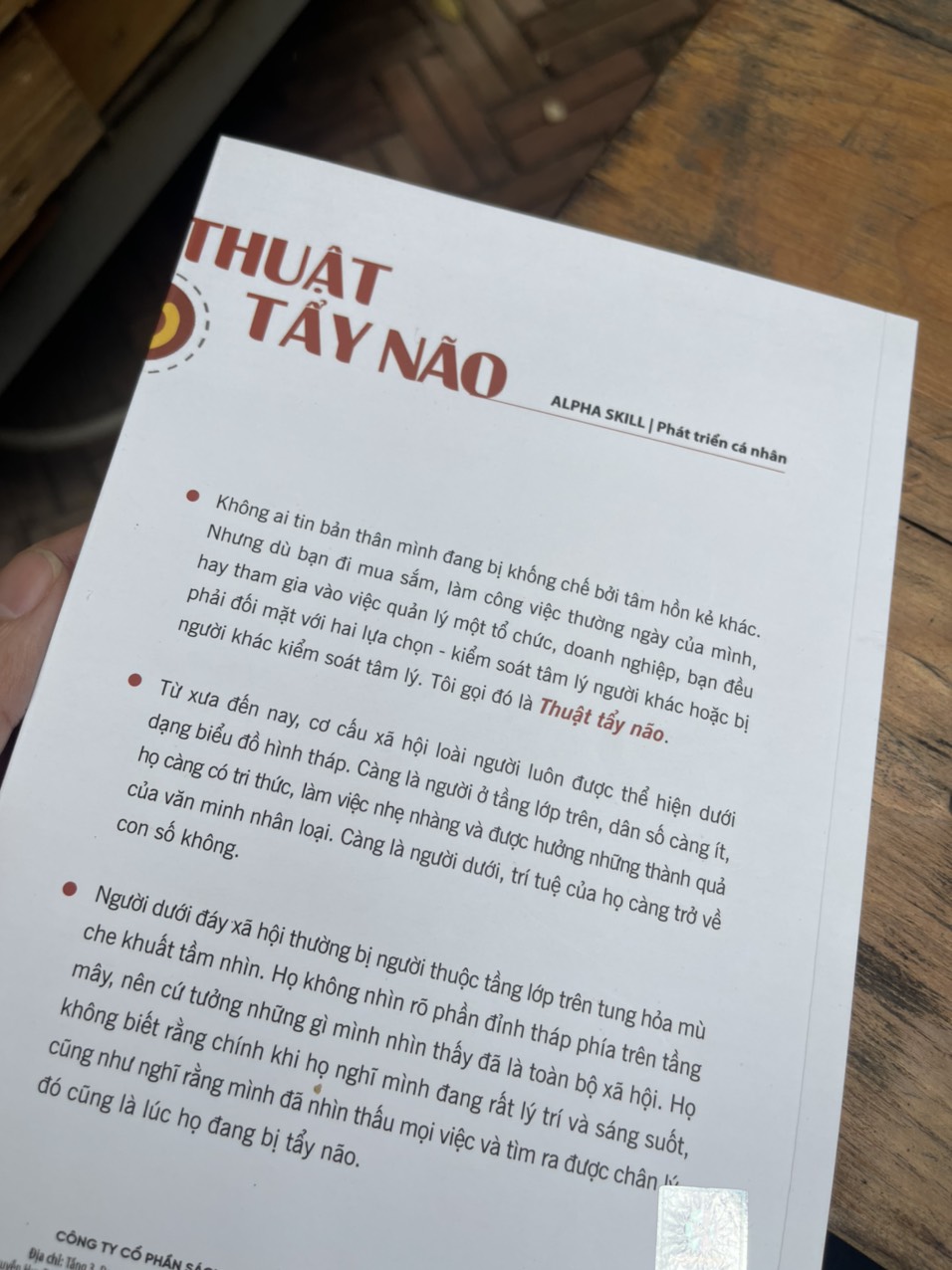 THUẬT TẨY NÃO - Nghệ Thuật Thao Túng Và Kiểm Soát Tâm Lý Đối Phương – Cao Đức – Thanh Vân dịch - Alphabooks -Nhà Xuất Bản Lao Động