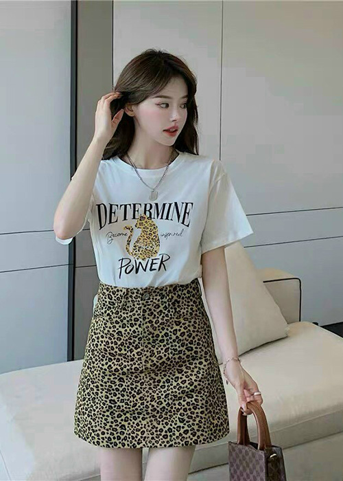 Set Áo Thun Cottons Và Chân Váy Lụa Mềm Mịn Kèm Quần Lót Trong