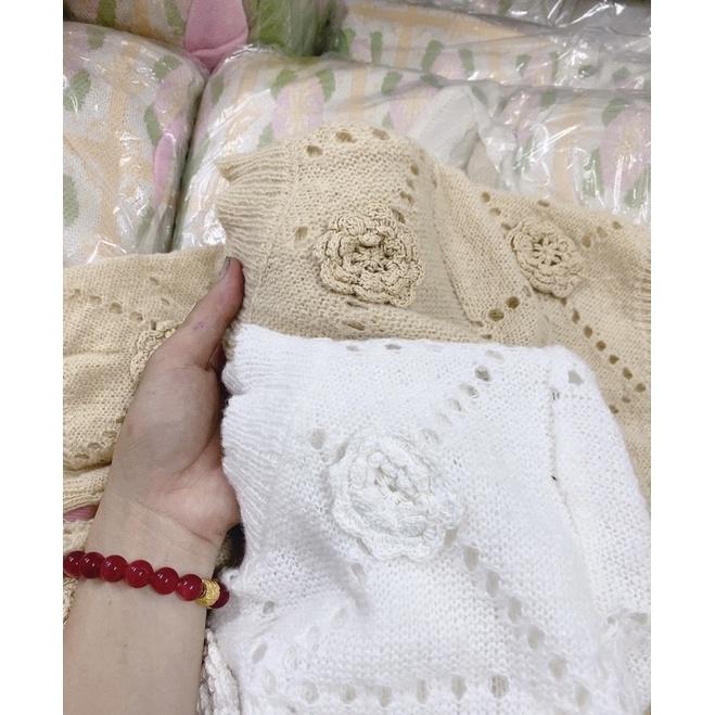 Áo len croptop hoa nổi