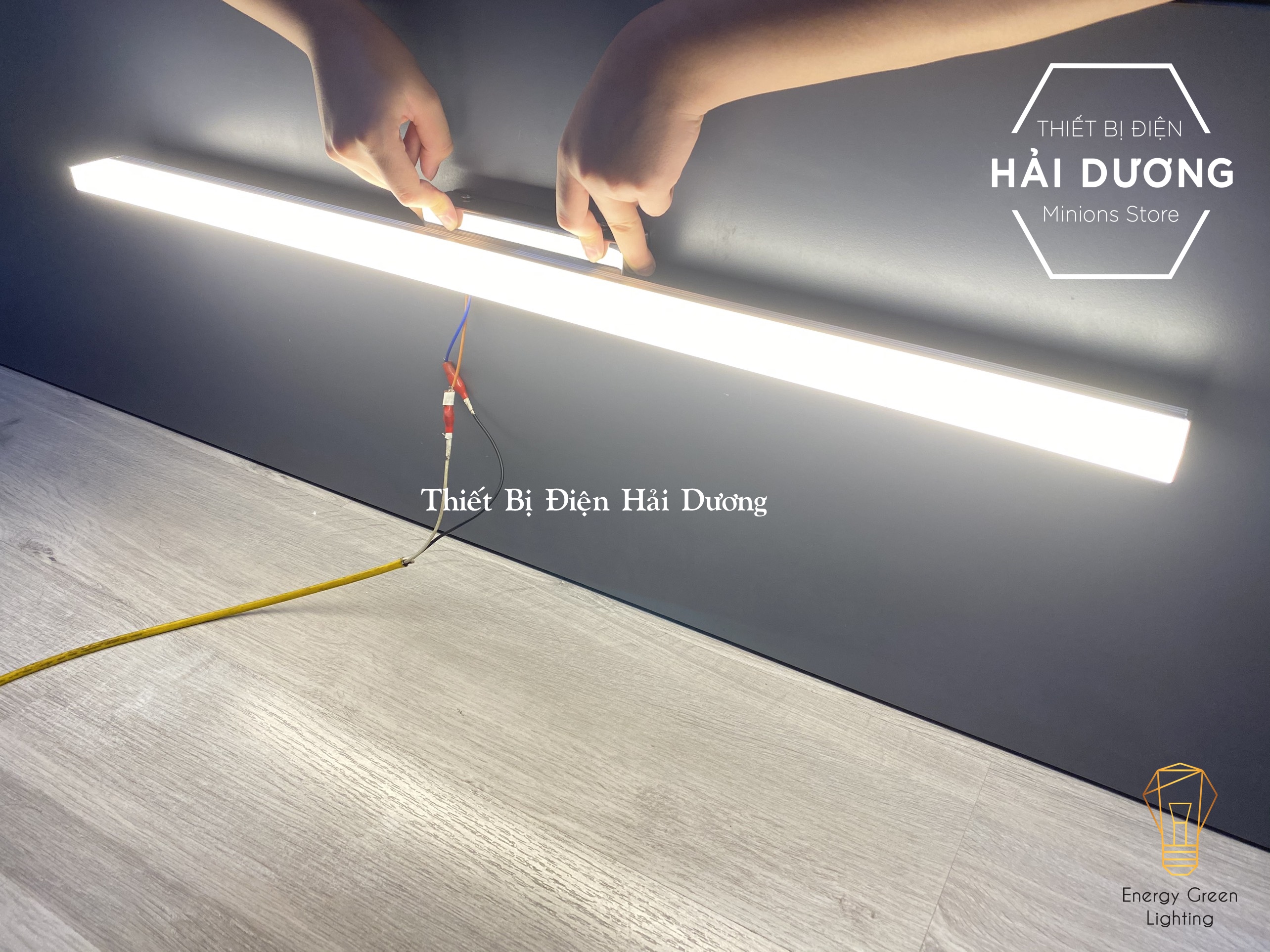 Đèn Soi Tranh- Đèn Rọi Gương Led Model A50 100cm 20w - 3 Chế Độ Ánh Sáng