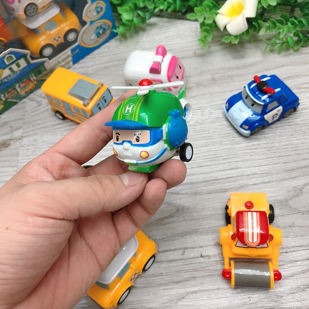 Xe ô tô đồ chơi cho bé chạy trớn mô hình nhân vật Poli và những người bạn