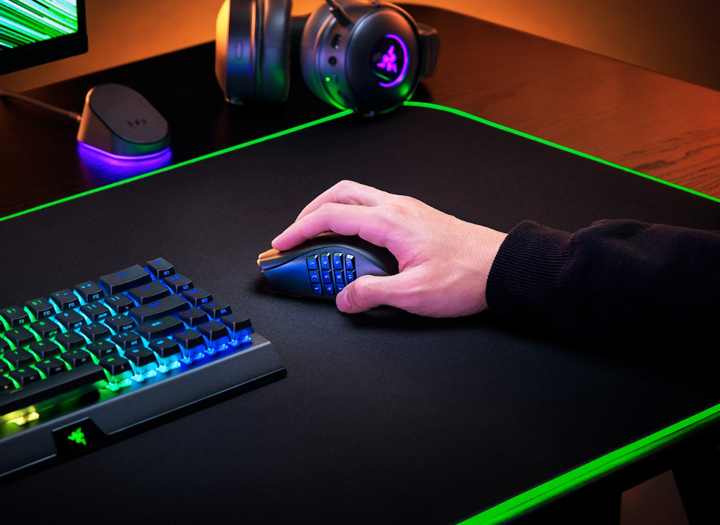 Chuột Gaming không dây Razer Naga V2 Pro | Không dây | 90 Triệu lần nhấn | 30000 DPI | 22 nút lập trình | 134g | Hàng Chính Hãng